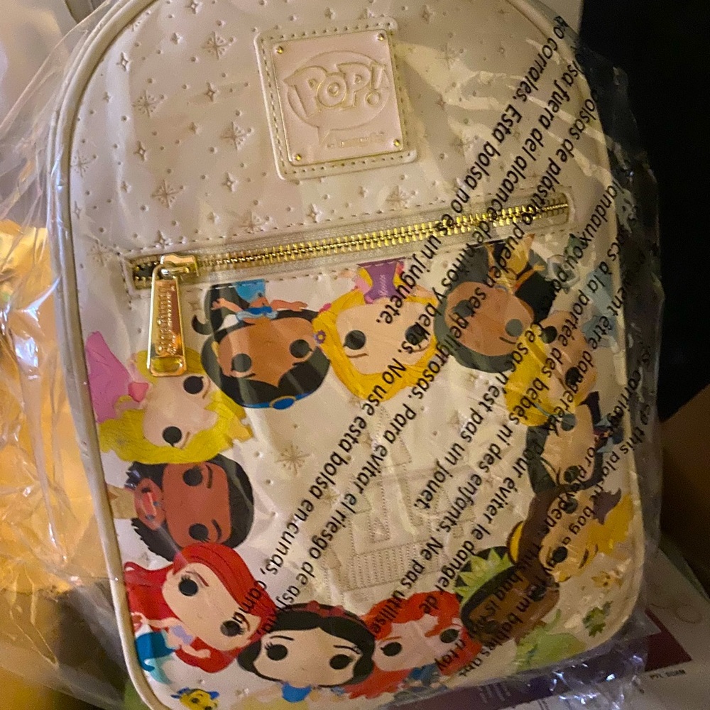 ****SOLD****Funko pop princess loungefly